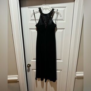 Donna Morgan - Black formal dress (Size 8)